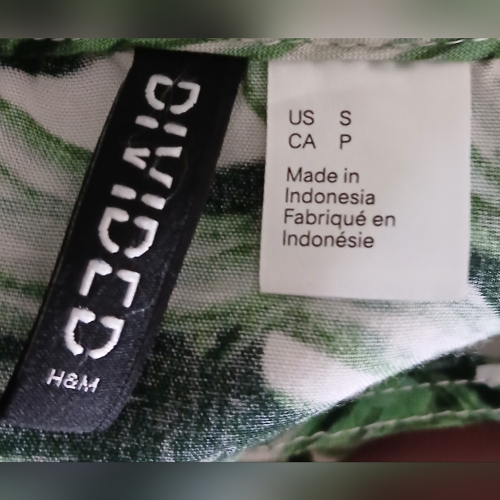 H&M Divided Green Palm Leaf Print Sleeveless Romper - Picture 5 of 6